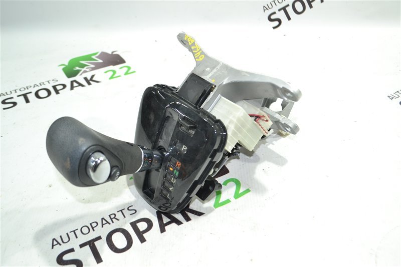 Рычаг переключения АКПП Toyota Corolla Spacio NZE121 1NZ 2002 (б/у)