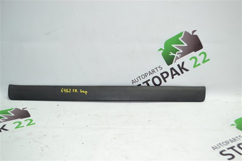 Накладка на порог Toyota Corolla Spacio NZE121 1NZ 2002 передняя правая (б/у)