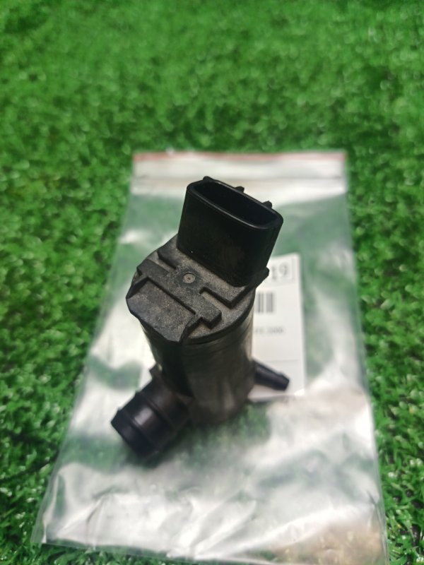 Насос омывателя Toyota Camry Gracia SXV20 5SFE 2000 (б/у) Насос омывателя Toyota Camry Gracia SXV20 5SFE 2000 (б/у)