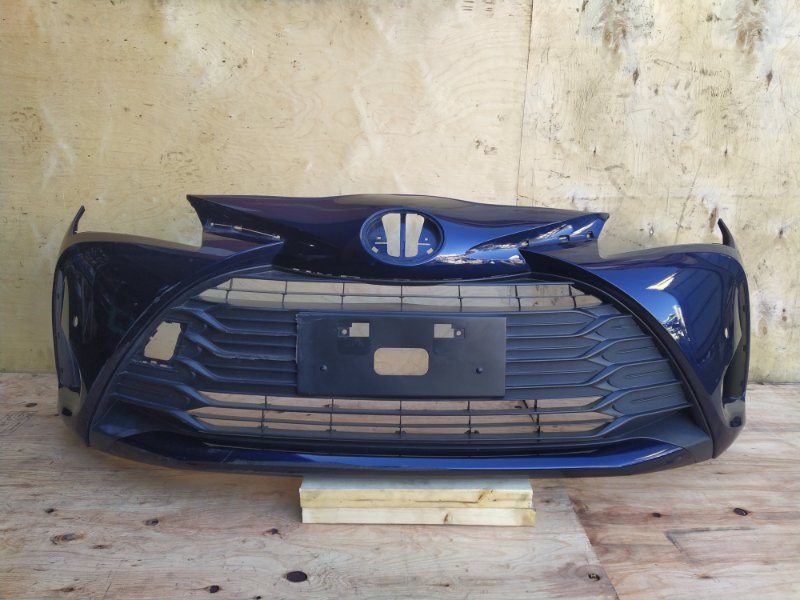 Бампер Toyota Vitz NSP130 передний (б/у)