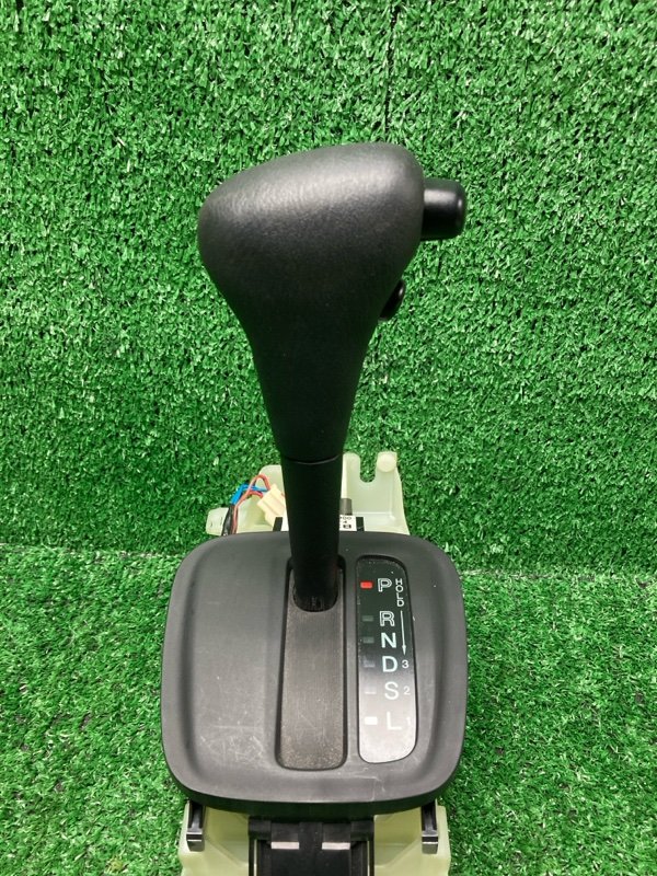 Рычаг переключения АКПП Mazda Familia S-Wagon BJ5W ZLDE 1998 (б/у) Рычаг переключения АКПП Mazda Familia S-Wagon BJ5W ZLDE 1998 (б/у)