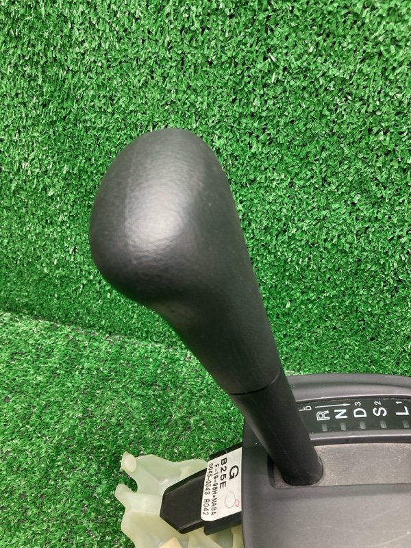 Рычаг переключения АКПП Mazda Familia S-Wagon BJ5W ZLDE 1998 (б/у) Рычаг переключения АКПП Mazda Familia S-Wagon BJ5W ZLDE 1998 (б/у)