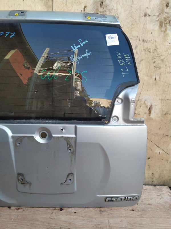 Дверь багажника Suzuki Escudo TL52W J20A 2004 (б/у) Дверь багажника Suzuki Escudo TL52W J20A 2004 (б/у)