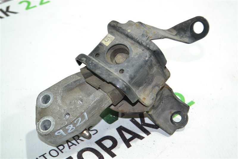 Подушка двигателя Toyota Fielder NZE121 1NZ 2002 правая (б/у) Подушка двигателя Toyota Fielder NZE121 1NZ 2002 правая (б/у)