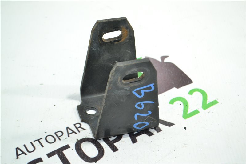 Кронштейн опоры ДВС Toyota Corolla NZE121 1NZ 2002 передний (б/у) Кронштейн опоры ДВС Toyota Corolla NZE121 1NZ 2002 передний (б/у)