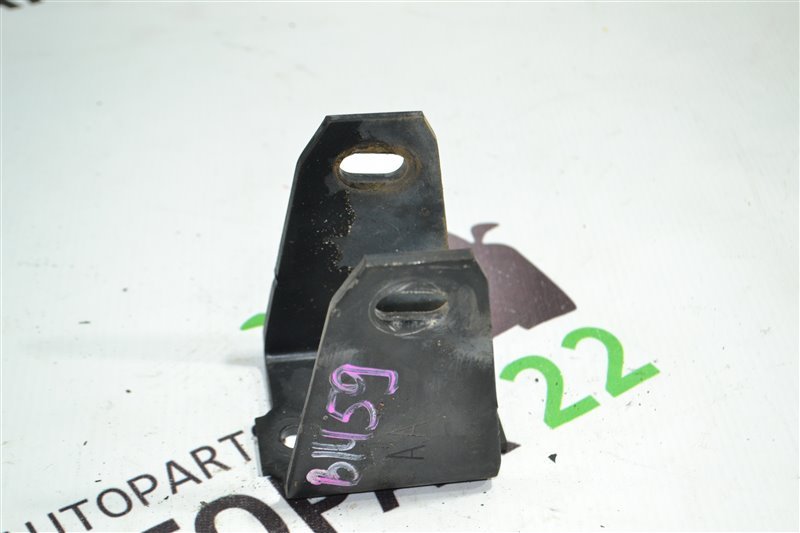 Кронштейн опоры ДВС Toyota Fielder NZE121 2003 передний (б/у) Кронштейн опоры ДВС Toyota Fielder NZE121 2003 передний (б/у)