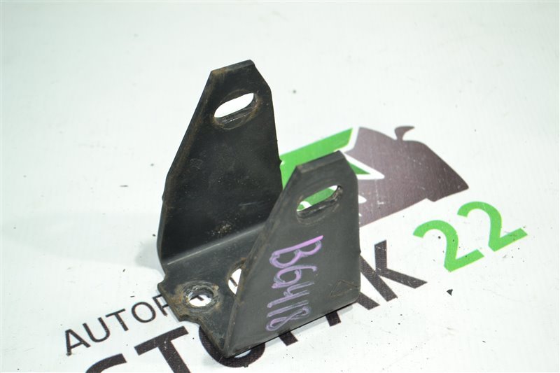 Кронштейн опоры ДВС Toyota Fielder NZE124 1NZ-FE 2005 передний (б/у) Кронштейн опоры ДВС Toyota Fielder NZE124 1NZ-FE 2005 передний (б/у)