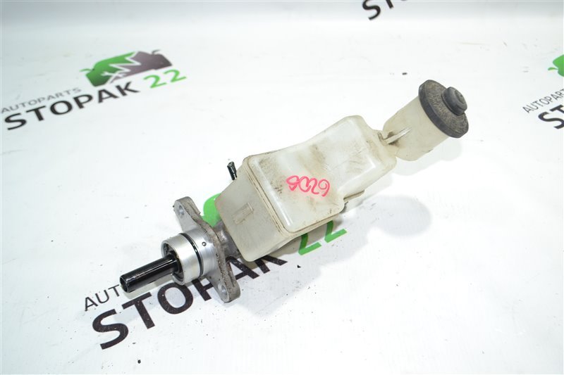 Главный тормозной цилиндр Toyota Corolla NZE121 1NZ 2002 (б/у) Главный тормозной цилиндр Toyota Corolla NZE121 1NZ 2002 (б/у)