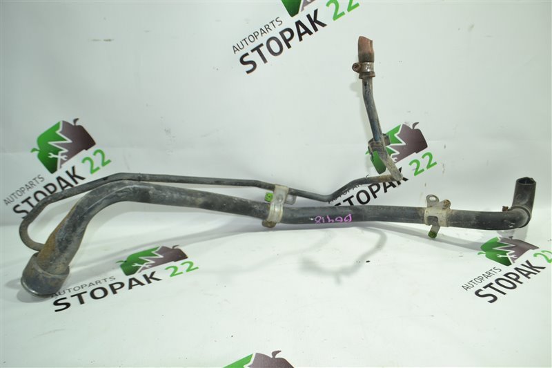 Горловина топливного бака Toyota Fielder NZE124 1NZ-FE 2005 (б/у) Горловина топливного бака Toyota Fielder NZE124 1NZ-FE 2005 (б/у)