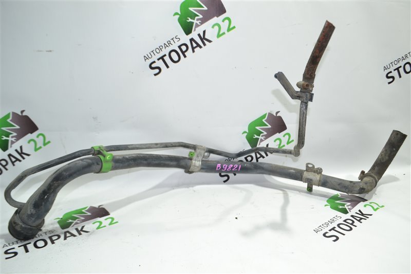 Горловина топливного бака Toyota Fielder NZE121 1NZ 2002 (б/у) Горловина топливного бака Toyota Fielder NZE121 1NZ 2002 (б/у)