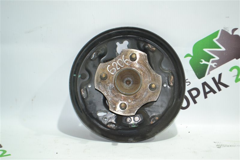 Ступица Toyota Corolla NZE121 1NZ 2002 задняя (б/у) Ступица Toyota Corolla NZE121 1NZ 2002 задняя (б/у)