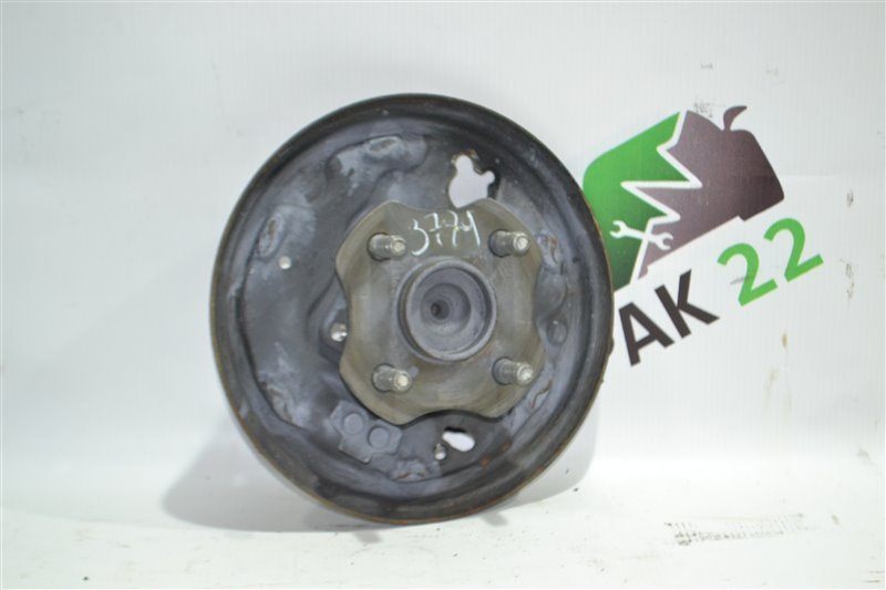 Ступица Toyota Corolla NZE121 1NZ 2004 задняя (б/у) Ступица Toyota Corolla NZE121 1NZ 2004 задняя (б/у)