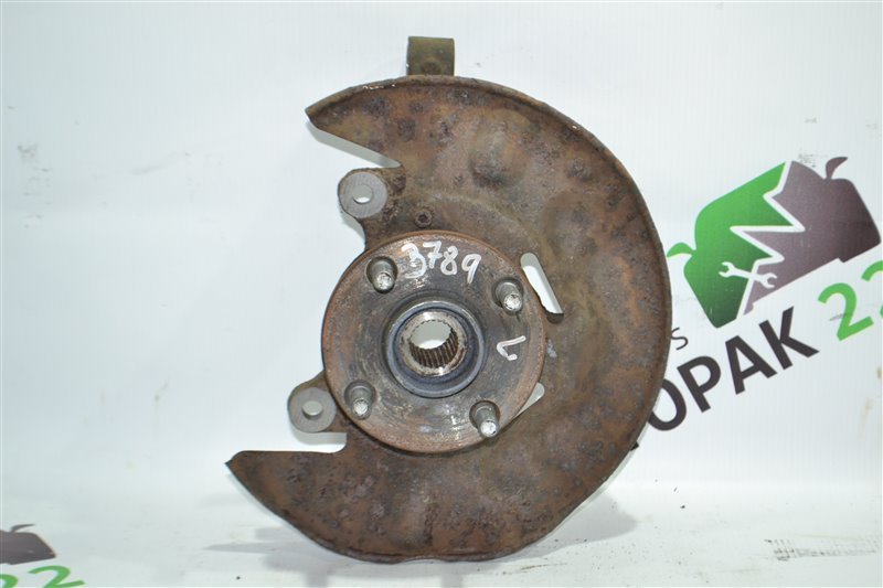 Ступица Toyota Corolla NZE121 1NZ 2004 передняя левая (б/у) Ступица Toyota Corolla NZE121 1NZ 2004 передняя левая (б/у)