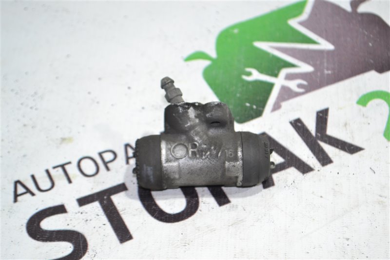 Рабочий тормозной цилиндр Toyota Corolla NZE121 1NZ 2002 задний правый (б/у) Рабочий тормозной цилиндр Toyota Corolla NZE121 1NZ 2002 задний правый (б/у)