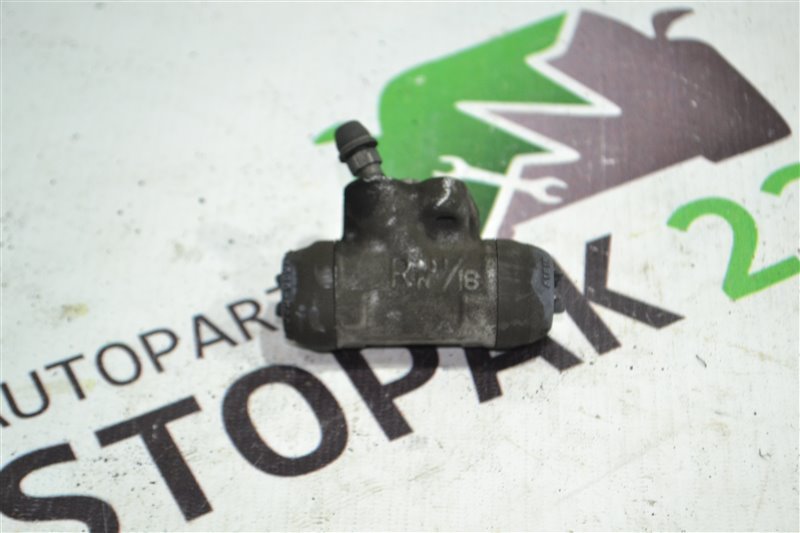 Рабочий тормозной цилиндр Toyota Corolla NZE121 1NZ 2004 задний правый (б/у) Рабочий тормозной цилиндр Toyota Corolla NZE121 1NZ 2004 задний правый (б/у)