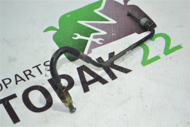 Трубка тормозная Toyota Corolla NZE121 1NZ 2004 задняя левая (б/у) Трубка тормозная Toyota Corolla NZE121 1NZ 2004 задняя левая (б/у)