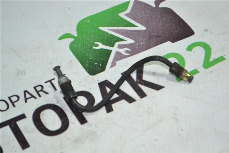 Трубка тормозная Toyota Fielder NZE124 1NZ-FE 2005 задняя правая (б/у) Трубка тормозная Toyota Fielder NZE124 1NZ-FE 2005 задняя правая (б/у)