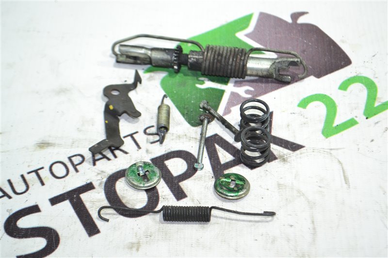 Механизм стояночного тормоза Toyota Corolla NZE121 1NZ 2004 задний левый (б/у) Механизм стояночного тормоза Toyota Corolla NZE121 1NZ 2004 задний левый (б/у)