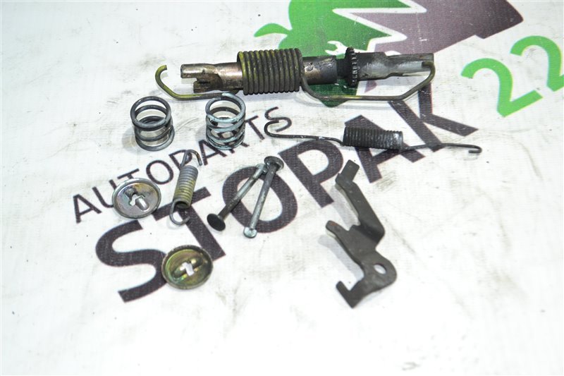 Механизм стояночного тормоза Toyota Fielder NZE124 1NZ-FE 2005 задний правый (б/у) Механизм стояночного тормоза Toyota Fielder NZE124 1NZ-FE 2005 задний правый (б/у)