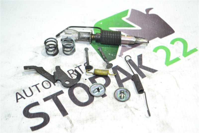 Механизм стояночного тормоза Toyota Corolla NZE121 1NZ 2002 задний правый (б/у) Механизм стояночного тормоза Toyota Corolla NZE121 1NZ 2002 задний правый (б/у)