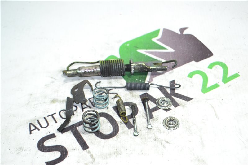 Механизм стояночного тормоза Toyota Fielder NZE121 2003 задний правый (б/у) Механизм стояночного тормоза Toyota Fielder NZE121 2003 задний правый (б/у)