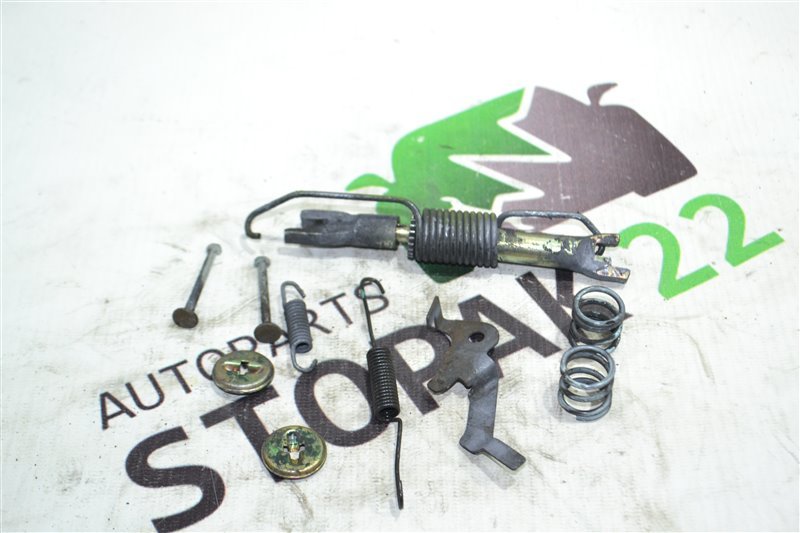 Механизм стояночного тормоза Toyota Fielder NZE121 2003 задний правый (б/у) Механизм стояночного тормоза Toyota Fielder NZE121 2003 задний правый (б/у)