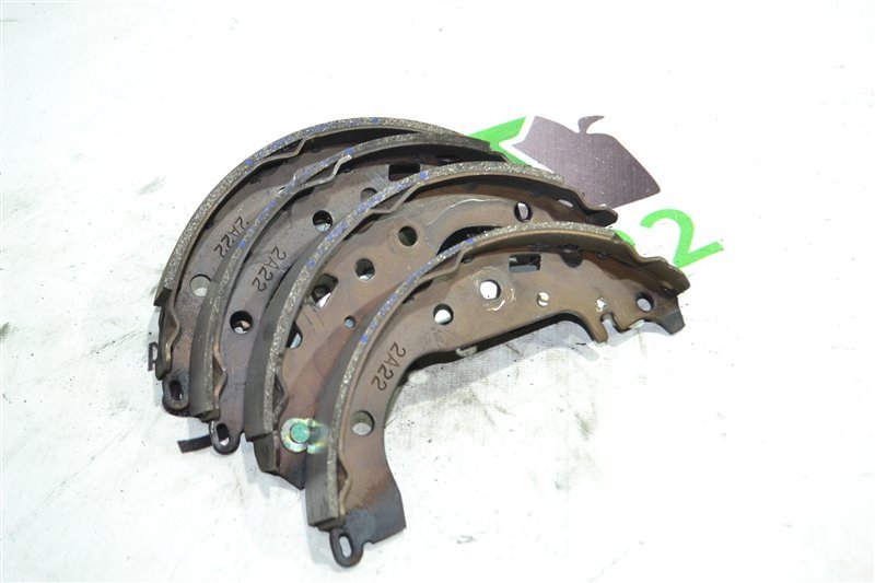 Тормозные колодки Toyota Fielder NZE121 1NZ 2002 заднее (б/у)
