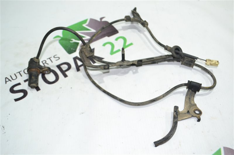 Датчик abs Toyota Fielder NZE124 1NZ-FE 2005 задний правый (б/у) Датчик abs Toyota Fielder NZE124 1NZ-FE 2005 задний правый (б/у)