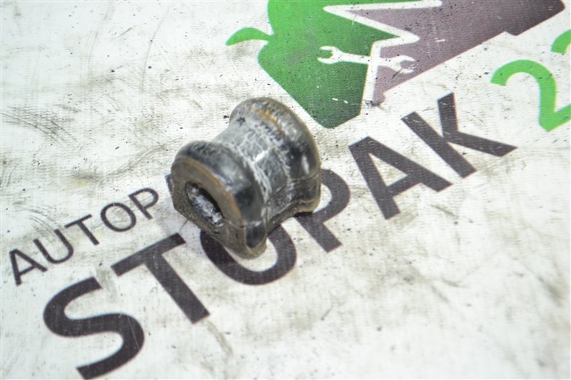 Втулка стабилизатора Toyota Fielder NZE124 1NZ-FE 2005 задняя (б/у) Втулка стабилизатора Toyota Fielder NZE124 1NZ-FE 2005 задняя (б/у)