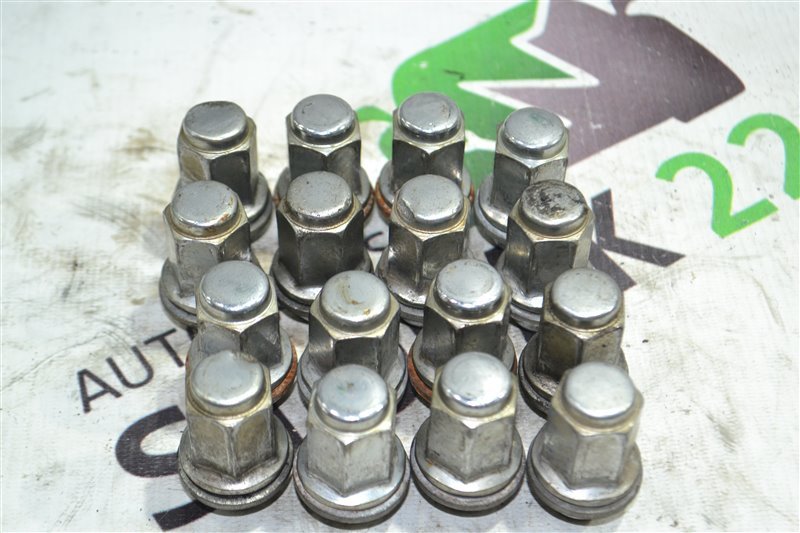 Гайка колеса Toyota Fielder NZE121 2003 (б/у) Гайка колеса Toyota Fielder NZE121 2003 (б/у)