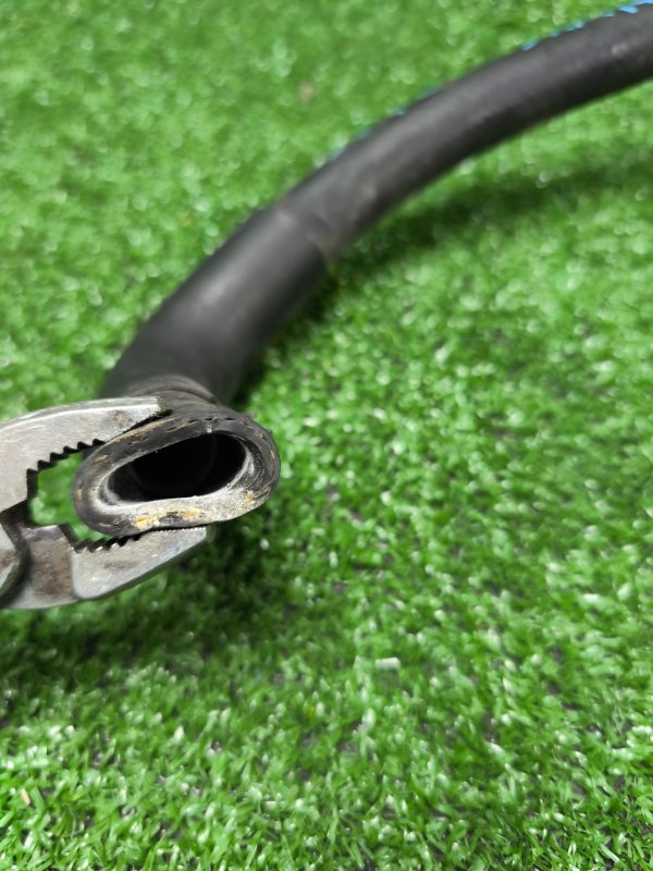 Патрубок печки Toyota Ipsum SXM10 3S-FE 1996 (б/у) Патрубок печки Toyota Ipsum SXM10 3S-FE 1996 (б/у)