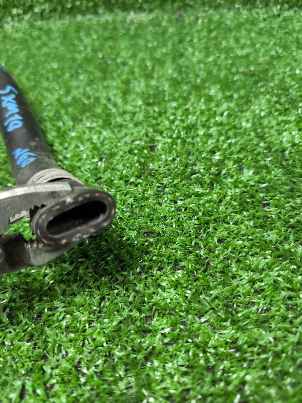 Патрубок печки Toyota Ipsum SXM10 3S-FE 1996 (б/у) Патрубок печки Toyota Ipsum SXM10 3S-FE 1996 (б/у)