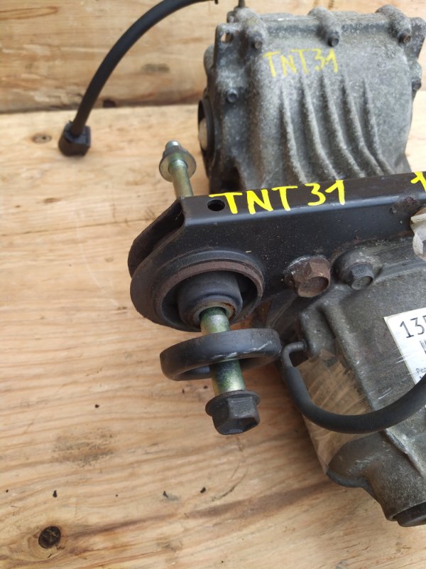 Редуктор Nissan X-Trail TNT31 QR25 2008 задний (б/у) Редуктор Nissan X-Trail TNT31 QR25 2008 задний (б/у)