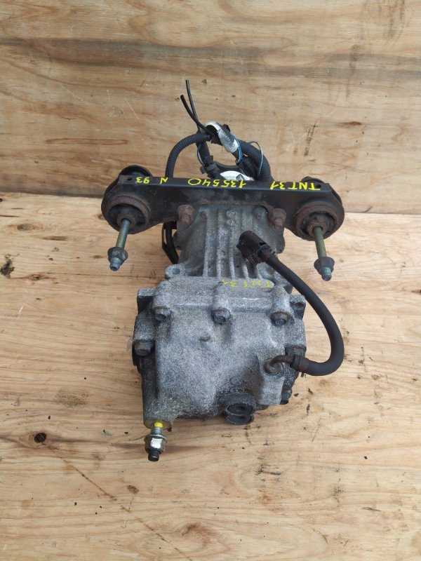 Редуктор Nissan X-Trail TNT31 QR25 2008 задний (б/у) Редуктор Nissan X-Trail TNT31 QR25 2008 задний (б/у)