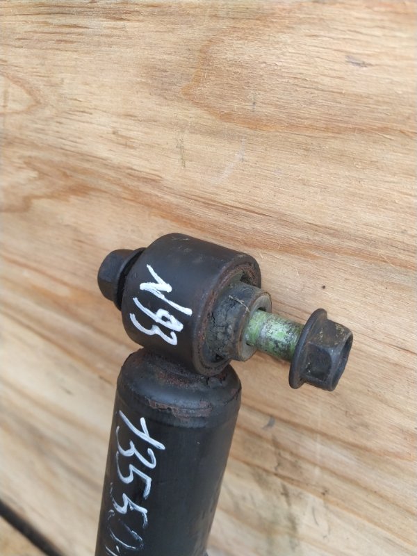 Амортизатор Nissan X-Trail TNT31 QR25 2008 задний (б/у) Амортизатор Nissan X-Trail TNT31 QR25 2008 задний (б/у)