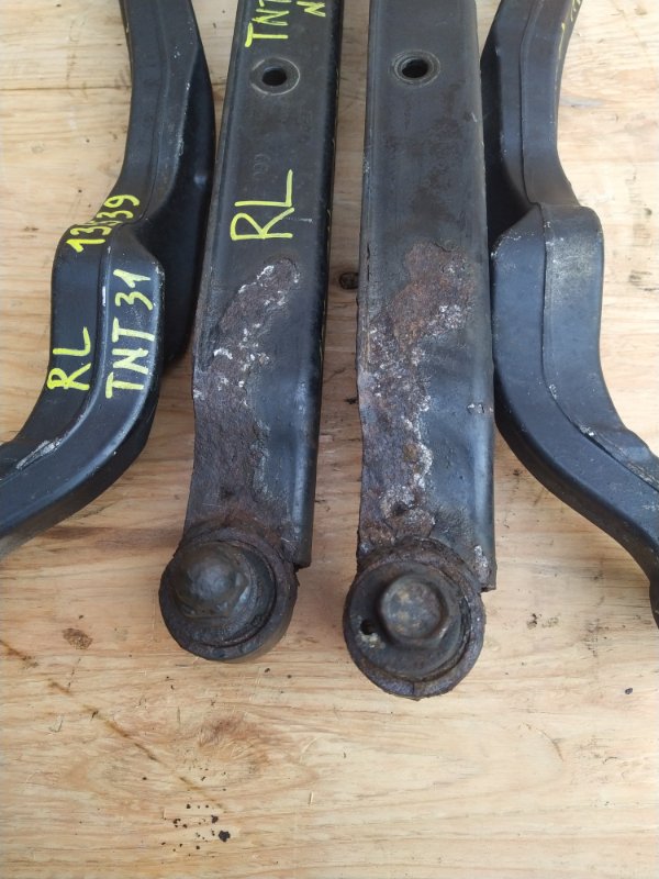 Рычаг поперечный Nissan X-Trail TNT31 QR25 2008 задний (б/у) Рычаг поперечный Nissan X-Trail TNT31 QR25 2008 задний (б/у)