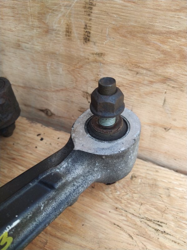 Рычаг поперечный Nissan X-Trail TNT31 QR25 2008 задний (б/у) Рычаг поперечный Nissan X-Trail TNT31 QR25 2008 задний (б/у)