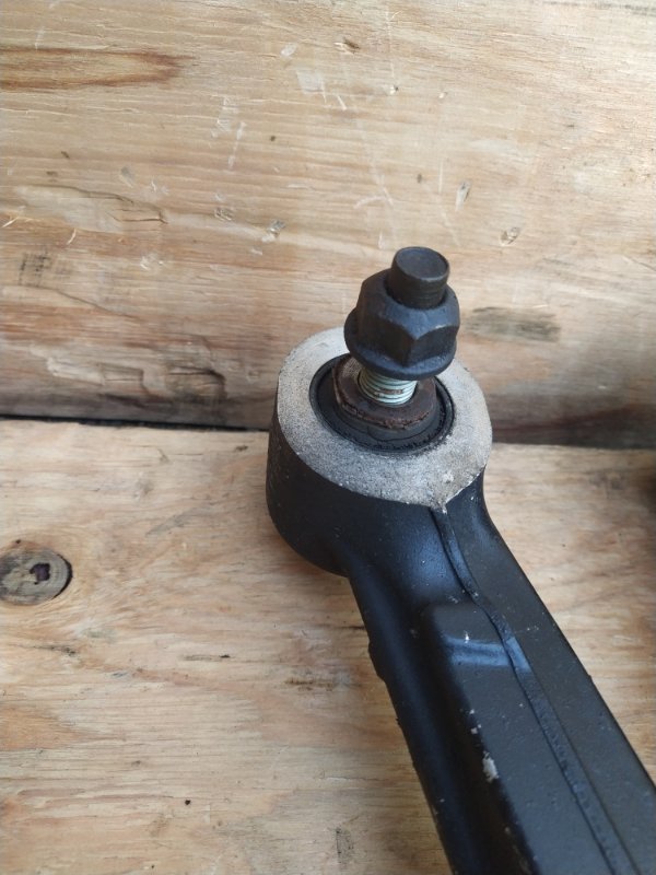 Рычаг поперечный Nissan X-Trail TNT31 QR25 2008 задний (б/у) Рычаг поперечный Nissan X-Trail TNT31 QR25 2008 задний (б/у)