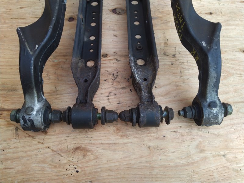 Рычаг поперечный Nissan X-Trail TNT31 QR25 2008 задний (б/у) Рычаг поперечный Nissan X-Trail TNT31 QR25 2008 задний (б/у)