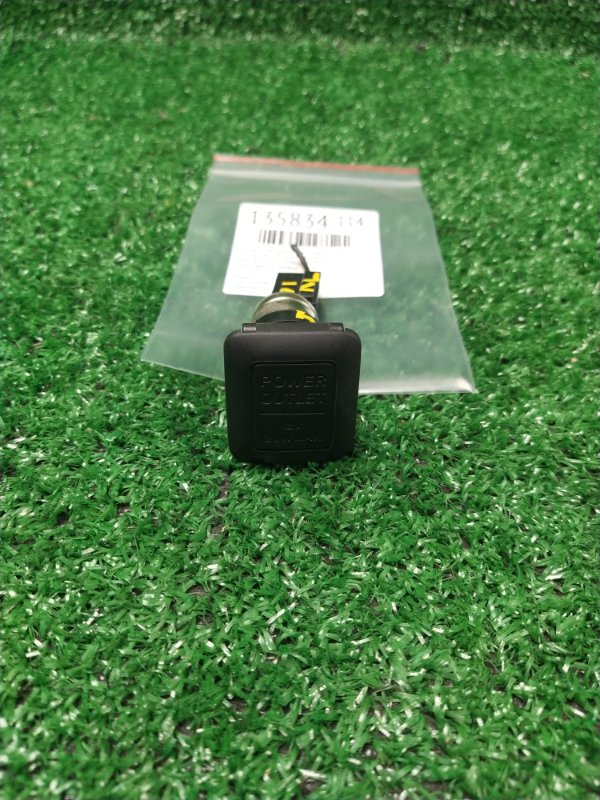 Гнездо прикуривателя Honda CR-V RE4 K24A 2007 заднее левое (б/у) Гнездо прикуривателя Honda CR-V RE4 K24A 2007 заднее левое (б/у)