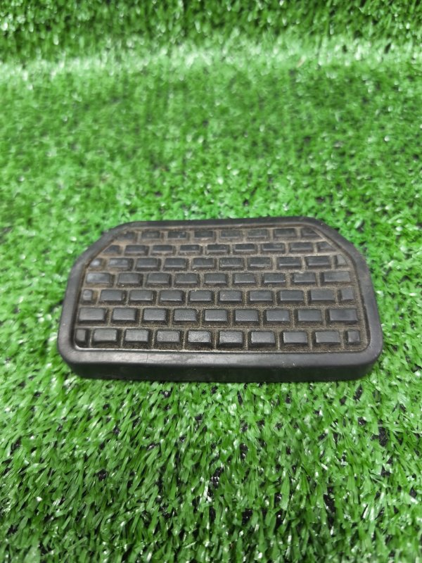 Накладка педали тормоза Suzuki Escudo TL52W J20A 2004 (б/у) Накладка педали тормоза Suzuki Escudo TL52W J20A 2004 (б/у)