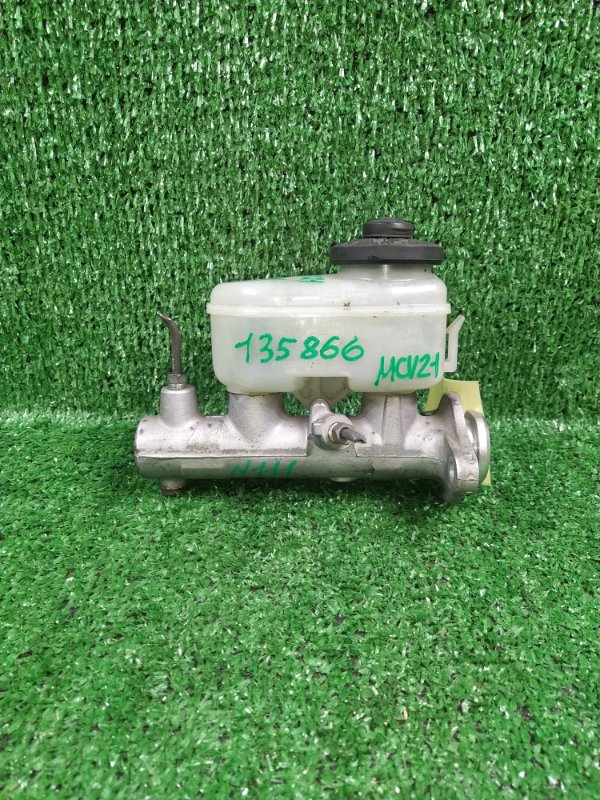 Главный тормозной цилиндр Toyota Windom MCV21 2MZFE 1999 (б/у) Главный тормозной цилиндр Toyota Windom MCV21 2MZFE 1999 (б/у)