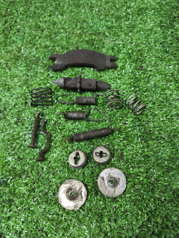 Механизм стояночного тормоза Toyota Camry SV30 задний левый (б/у)