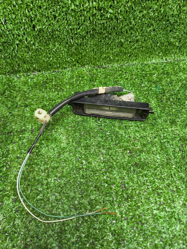 Подсветка номера Toyota Opa ZCT10 (б/у)