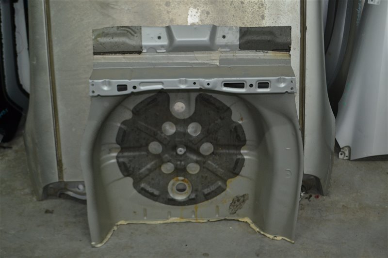 Тазик железный Toyota Runx NZE121 2001 (б/у)