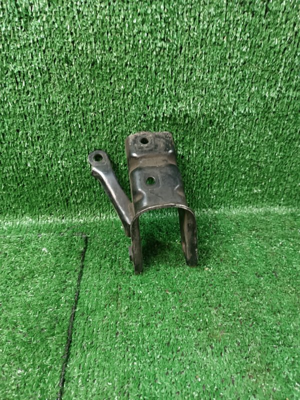 Крепление подушки ДВС Toyota Carina AT211 7A-FE 1996 заднее (б/у)