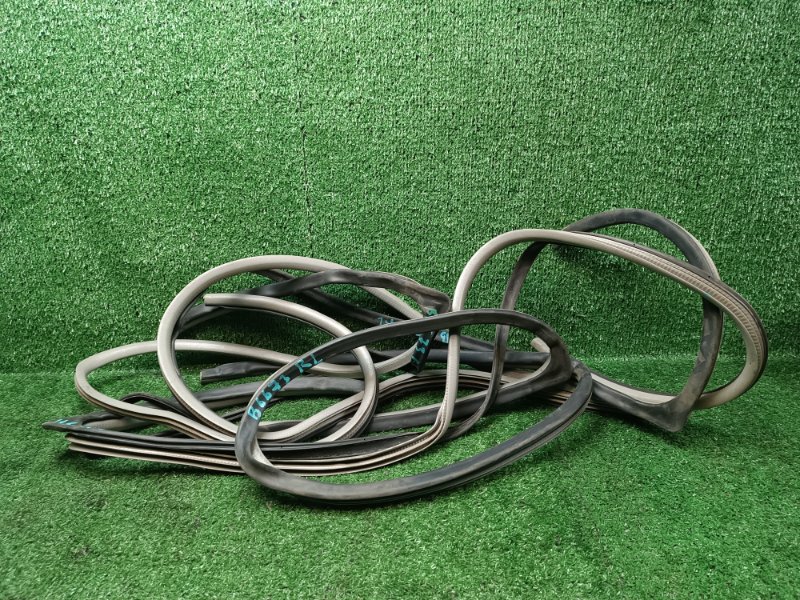 Уплотнительная резинка Toyota Carina AT212 5AFE 1998 (б/у)