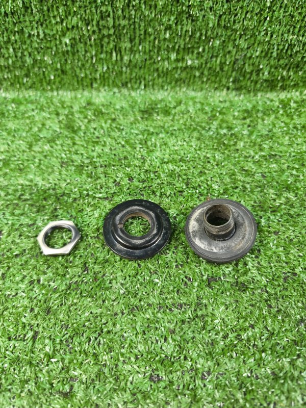 Гайка моторчика заднего дворника Toyota Caldina CT216 3CTE 1997 (б/у)