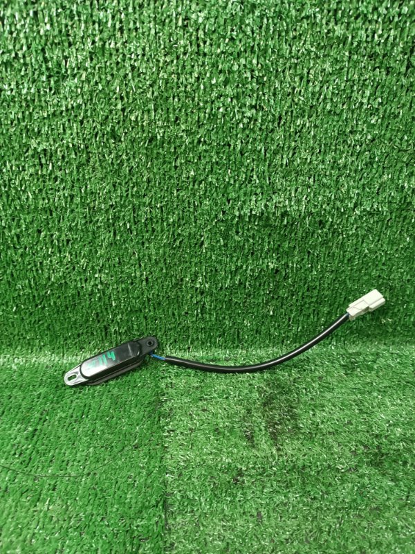 Кнопка открытия двери Honda CR-V RE4 K24A 2007 (б/у)