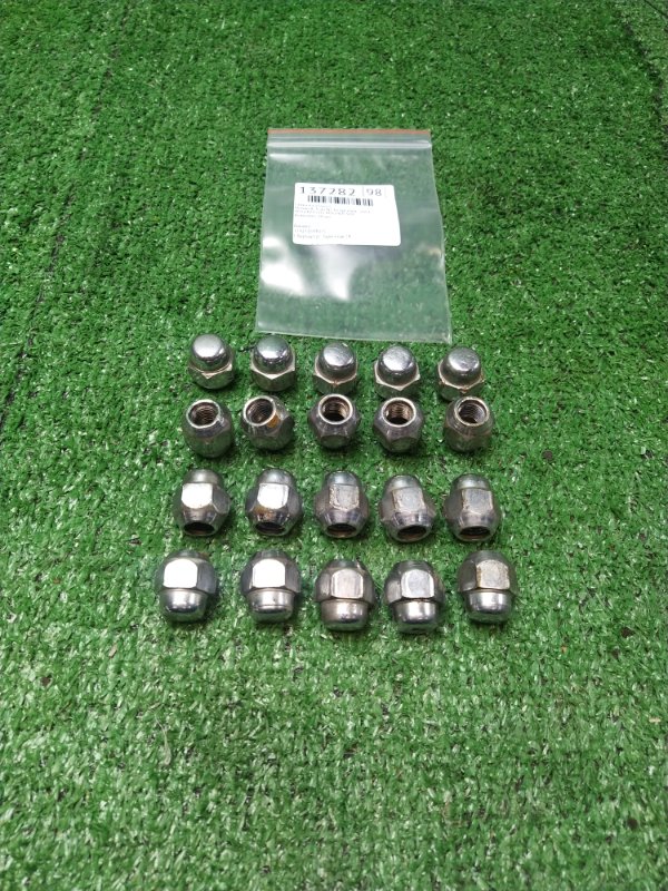 Гайка на колесо Nissan X-Trail NT30 QR20DE 2001 (б/у)